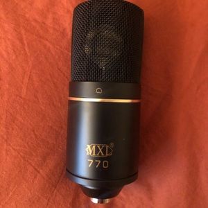 MXL 770 Cardioid Condenser Microphone Kit (in original box and protective case)